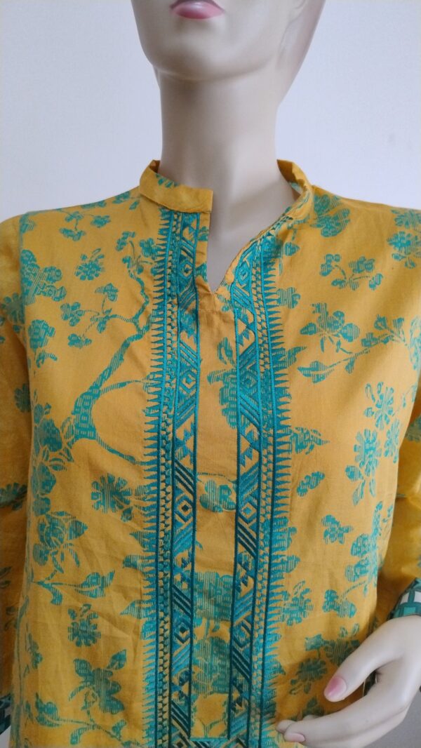 Digital Printed Lawn with Embroidery - Image 4